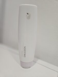 ビオレ おうちdeエステ ディープクレイ洗顔を実際に使用している写真